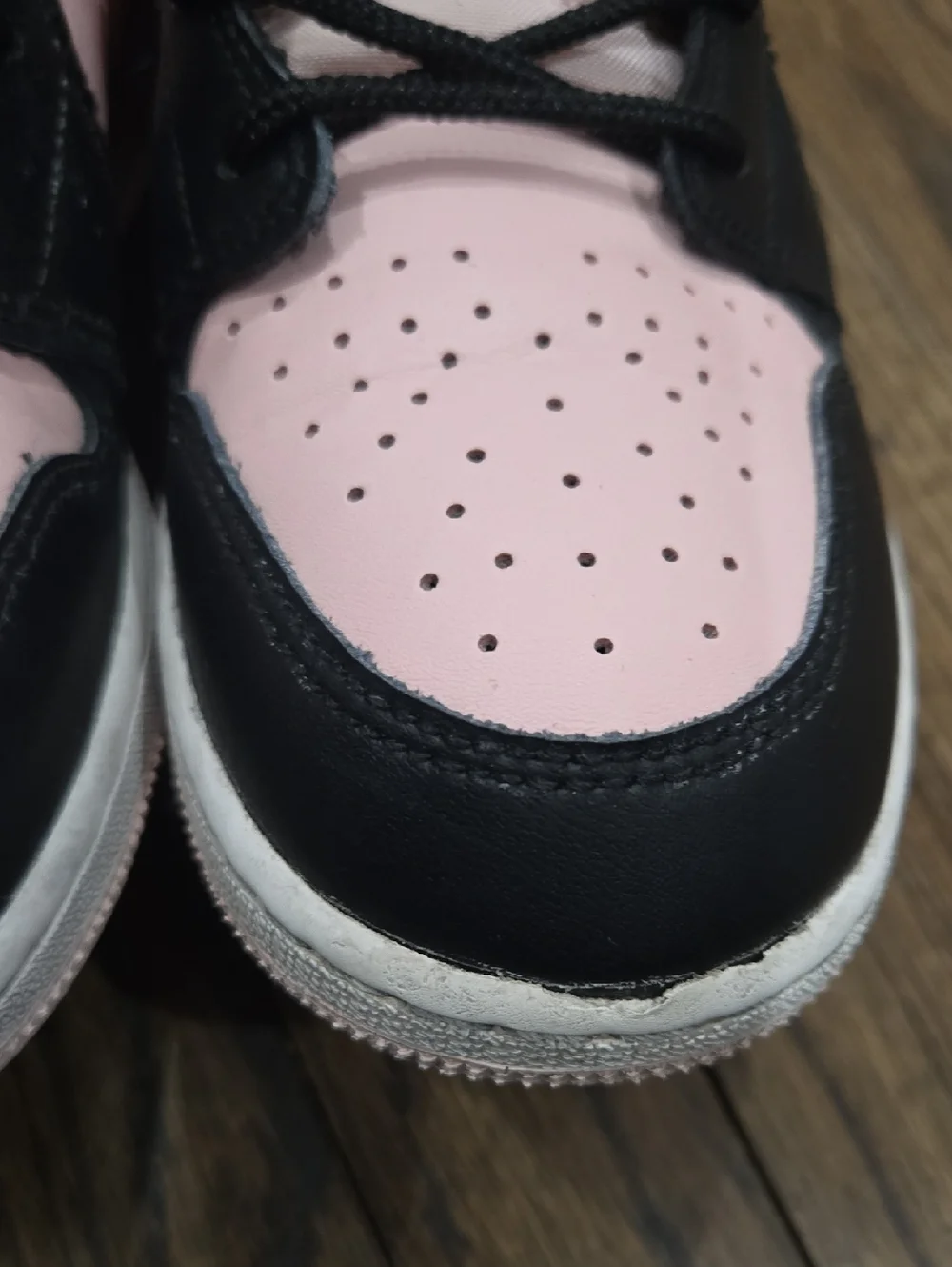 Air Jordan 1 mid Atmosphere  Pink Black 7y Womens 8.5 - Picture 11 of 14